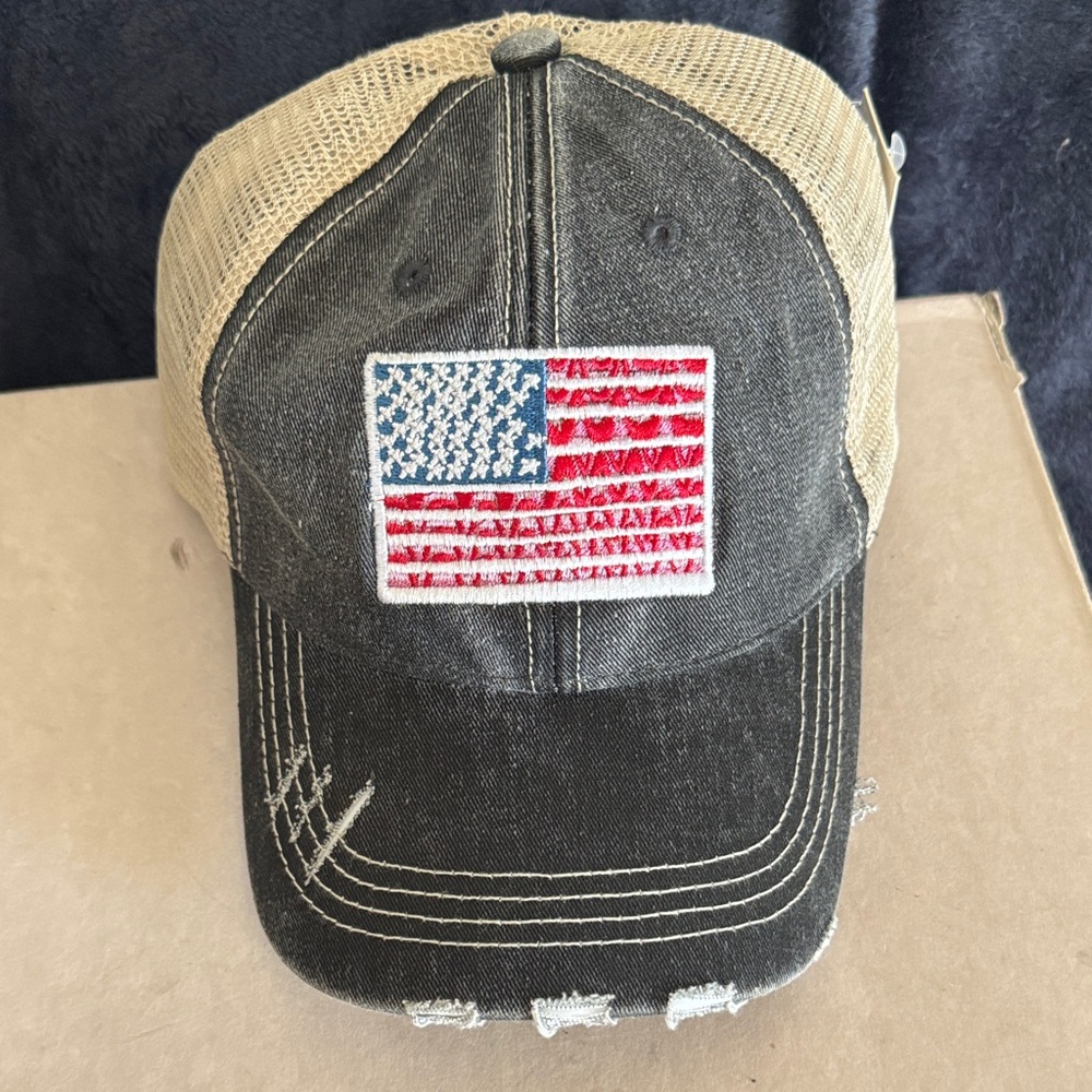 Katydid Black and Tan Mesh Cap with Flag